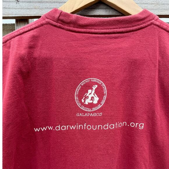 Charles Darwin Research Galapagos Island Turtle Red T-shirt Size Large - Picture 5 of 6